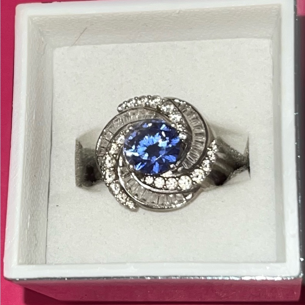 Stunning Round Cut Tanzanite Sterling Silver (.925) Ring Size:08